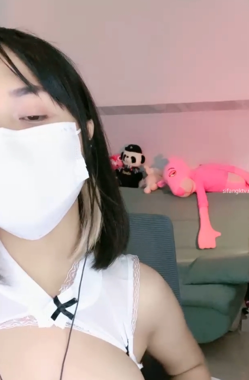 校园舞蹈明星优优UU：收藏258个百度ED2K视频，大小适中，舞姿优美