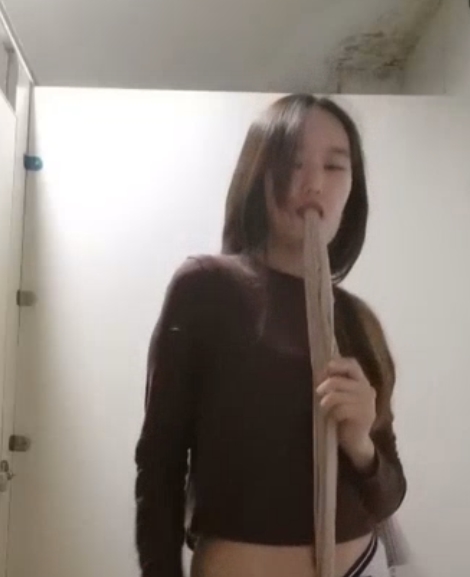 “厕所战神：雪儿粉15.6G合集，探索神秘厕所，独家收藏！”