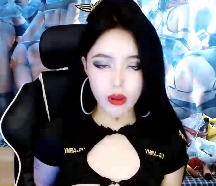 御姐REAOWNA：13v11.6g视频收藏，百度ED2K双平台下载