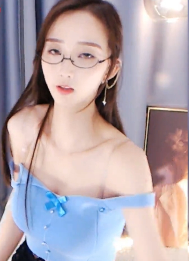 斗鱼绝版舞蹈合集!可萝可御&小熙米,15个视频614MB,百度盘分享