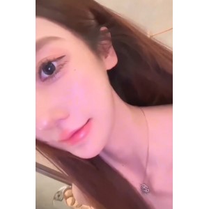 藏这些私拍福利，不仅可以欣赏到Luka的精彩作品，还可以更深入地了解这位摄影大师的生活和创作过程。赶紧下载这5.5G的视频，一窥摄影大师Luka的私密世界吧！