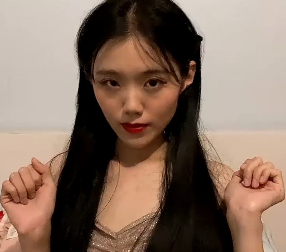 藏这些私拍福利，不仅可以欣赏到Luka的精彩作品，还可以更深入地了解这位摄影大师的生活和创作过程。赶紧下载这5.5G的视频，一窥摄影大师Luka的私密世界吧！