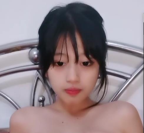 小平台S级主播,颜值爆炸舞蹈秀,惊喜道具下载观看