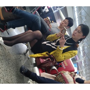 自购街拍车站合集：22个场景，19.1G视频，颜色多样，下载即删解压