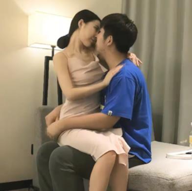 火爆推人气!久妖大神珍藏小宝寻花系列,8部高颜值身材女神视频合集,最新鲜资深老大哥分享,美女似乎让他激动不已!