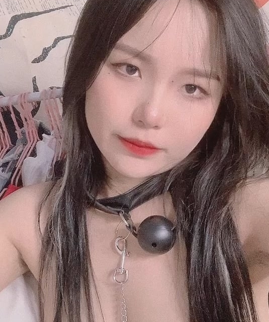 周周乖崽定制私拍视频集，2.27g内容精彩，收藏热度持续飙升