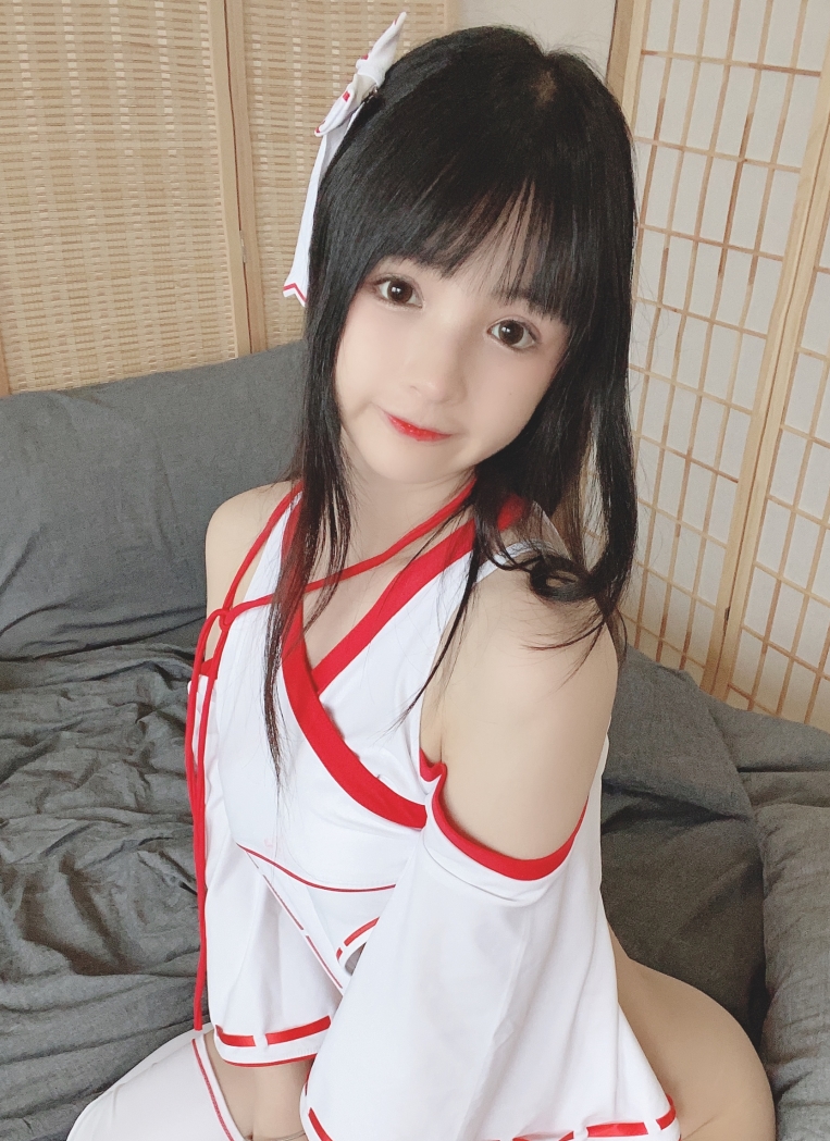 樱井宁宁COS作品大尺下载围裙厨房主题视频合集4.4G，收藏311个精彩瞬间