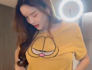 泰国自拍Mimie甜美合集1V613M，湾湾T花首次作品，设备问题引发期待