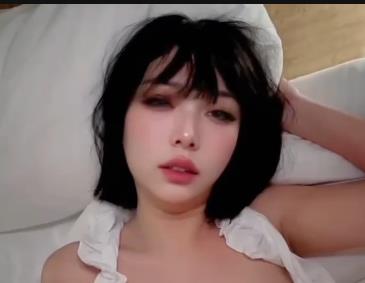 快手傻女黑猫露娜酱最新合集9V1.9G,自拍解压教程