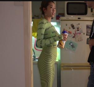 健身网红合集LonelyMeow最新露脸视频1V455M，修下水道，和男友一起，福利姬作品。