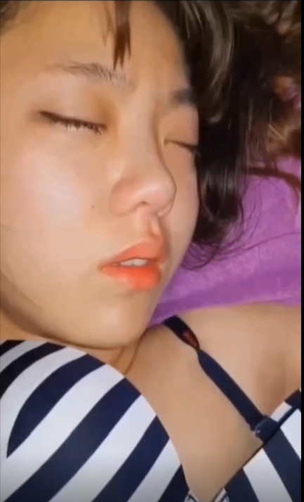 百度盘醉奸川大女学生最新合集1V128M，长得挺好看的