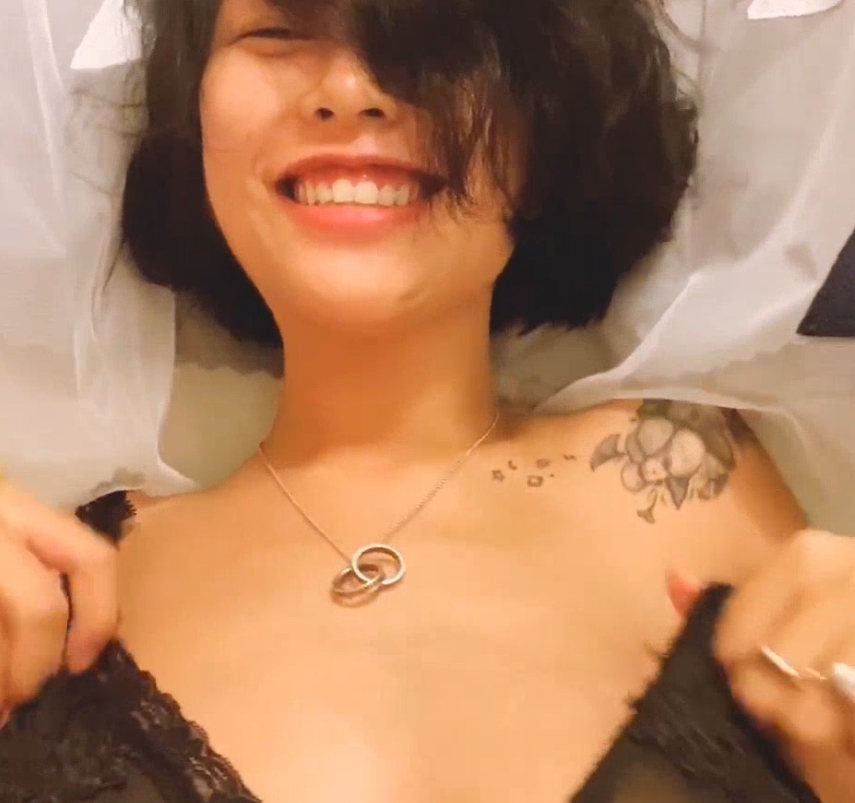 OnlyFans台湾大罩杯博主何麦枒最新合集42V1G，卖点尺度小，评论区链接分享