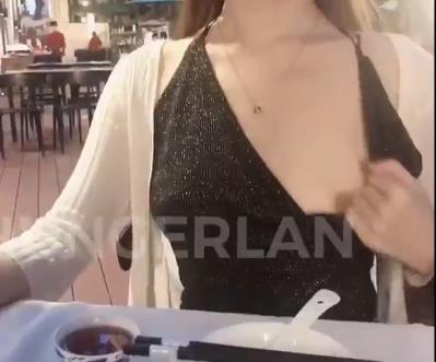 某推博主HUNGERLAN大胆打野合集86V725M，身材火辣，粉丝40W，技术自然