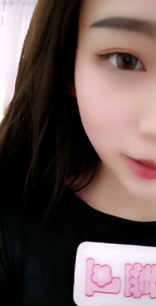 主播sifangtv可盐可甜欣欣最新合集15V30G，游戏聊天美妆多样内容