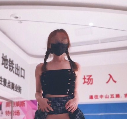 推特优质玩物抖M私拍合集249P42V299M，尺度相当到位