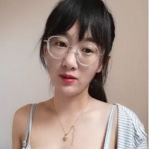 探花小雅办公室自拍私藏完整版78部26G展示