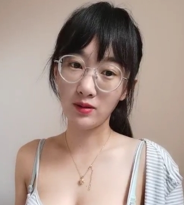 探花小雅办公室自拍私藏完整版78部26G展示