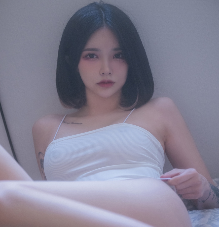 微博yuka娇躯福利图集44G妻子翘臀绝版收藏