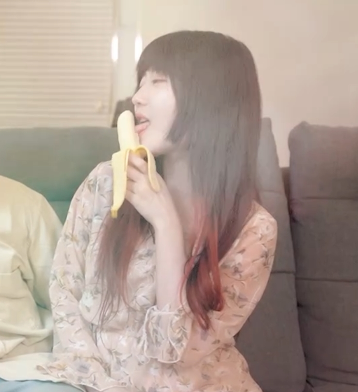 推特沈娜娜(璃奈酱)83部自拍49.5G优质