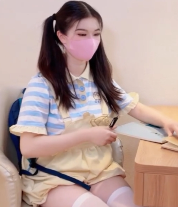 推特狐不妖lo白领视频合集38部30G太骚了