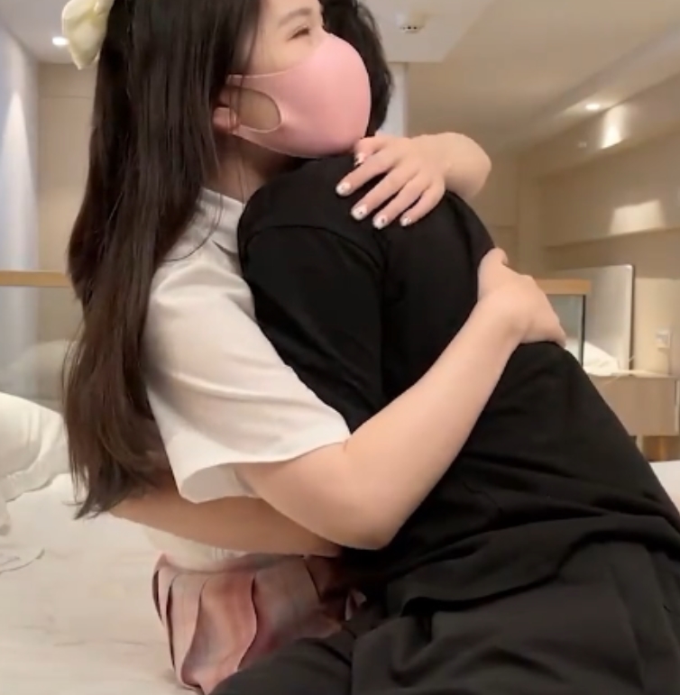 推特狐不妖lo白领视频合集38部30G太骚了