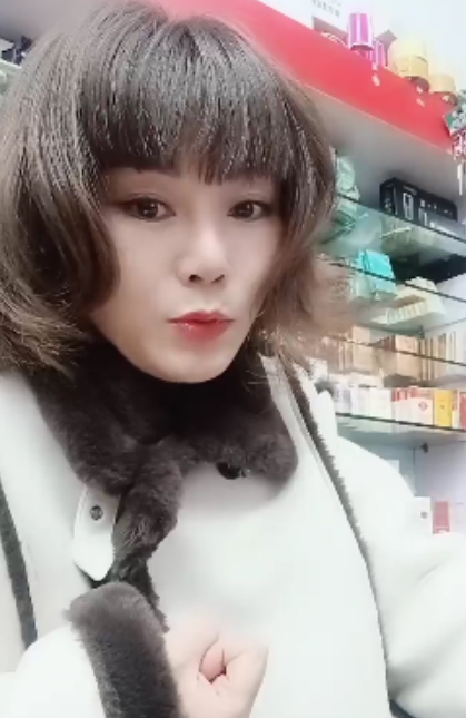 肥姐超诱惑搭讪顾客抖音合集155部86.6G