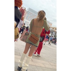 推特露背学生妹过膝袜街拍1部799.7MB绝顶珍藏