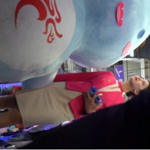 华尔兹空姐游戏展服装视频426MB感情