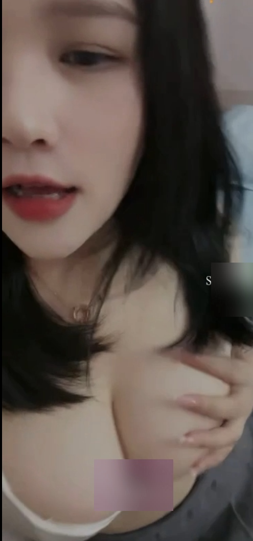 238MB嫩妹舔舔私密互动1部太诱人了