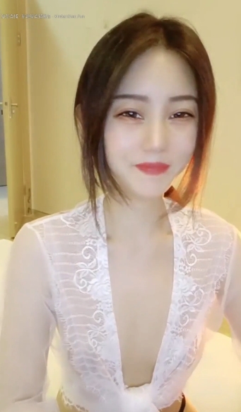 虎牙超人气新晋当家花旦神颜优质身材浮力姬(上海猪九妹)稀缺有尺度完整合集