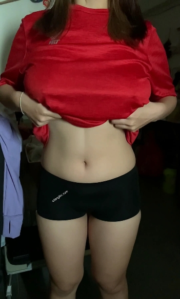 OnlyFans嫩模ppiinnkkxx绝密私拍43V162P1.58G曲线撩人