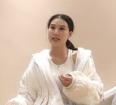 直播平台边缘女神双人互动1V561M丰腴撩人
