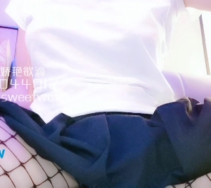 OnlyFans完具娜美KTV三人行2V2855M给力四送